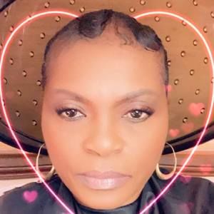 Meet your Posher, Donia